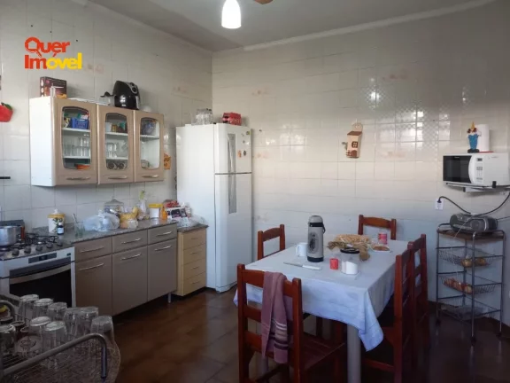 Imagem Imperdível: Casa à venda ou locação em Ribeirão Preto-SP, Parque dos Bandeirantes. 3 quartos, 1 suíte, 2 salas, 2 banheiros, 3 vagas de garagem, 204m².