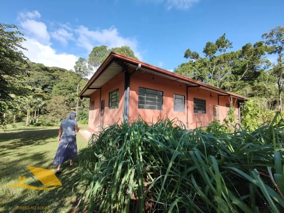 Imagem Vendo Lindo Sítio em Rio Bonito de Lumiar