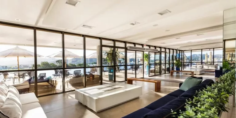 Imagem Casa personalizada com 4 dormitórios à venda sendo 4 suítes, 231.0 m² por - R$ 4.500.000,00 - Santa Regina - Camboriú/SC
