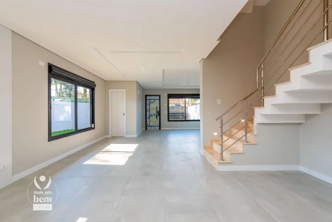 Imagem Sobrado 3 Suítes com QUINTAL, 228m², terraço com churrasqueira e 3 vagas de garagem à venda no Água Verde