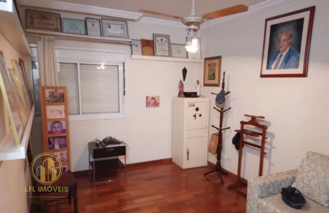 Imagem Espaçoso Apartamento de 3 Quartos em Indianópolis.