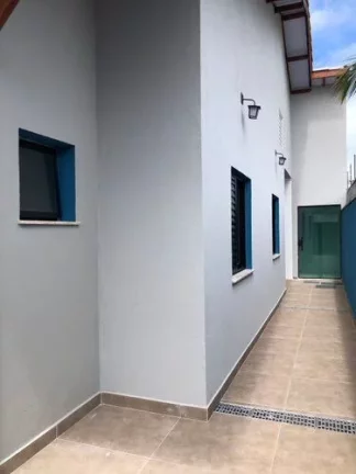 Imagem Casa Térrea à venda na Vila Caputera em Mogi das Cruzes, com 2 dormitórios, sendo 1 suíte e cozinha americana