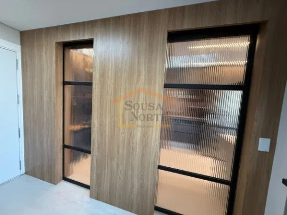 Imagem Apartamento mobiliado com 180 m², 3 dormitórios, sendo 3 suítes, 4 banheiros, 3 vagas e varanda. ...