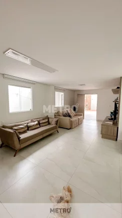 Imagem Venda, Casa, Bairro Caminho do Sol, dois pavimentos, moveis planejados, 4 quarto