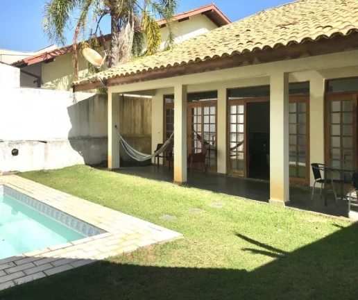 Imagem Casa no Res. Alpha 9 - 300m²