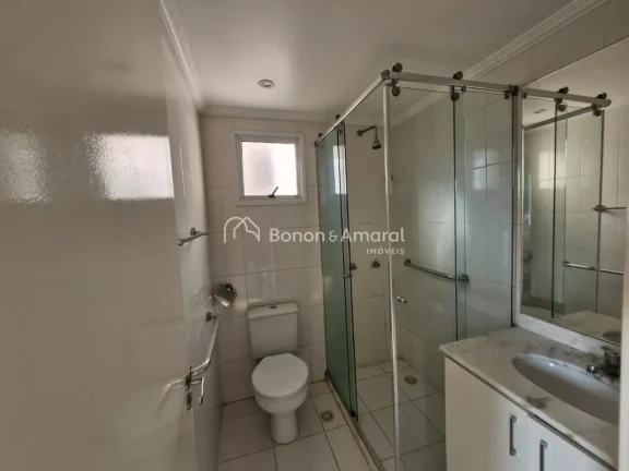 Imagem Excelente apartamento de 71m² em uma localização privilegiada de Campinas. Conta com 3 dormitóri...
