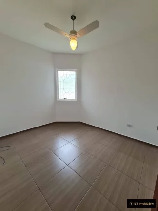 Imagem Casa à venda em Atibaia - Condomínio Fechado Próxima ao centro! R$1.600.000