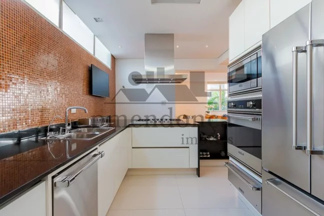 Imagem Lindo apartamento reformado na Rua Bela Cintra, pronto para morar!