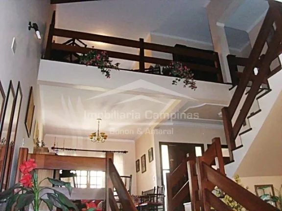Imagem Excelente residência de 4 quartos (1 suíte), área gourmet com piscina e churrasqueira e 4 garagen...