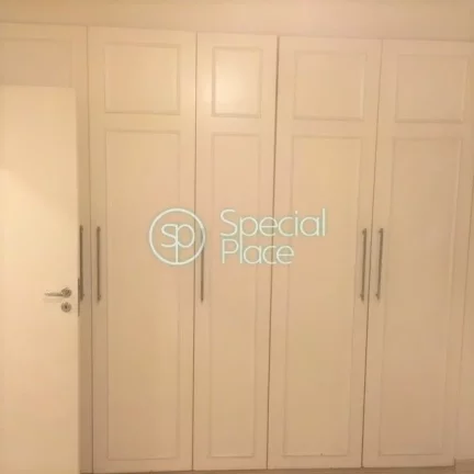 Imagem Apartamento com 180m² a venda no Itaim Bibi com ambientes amplos e claros. Living para dois ambient...
