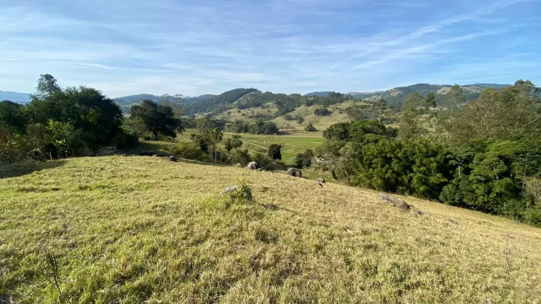 Imagem Sítio em Imaruí-SC: 71.313m² com Casa, Nascentes e Potencial Turístico! Financiável!