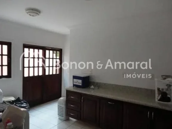 Imagem Lindo sobrado com fino acabamento. Piso superior: 3 suítes, (1 com closet e hidro), piso assoalho d...