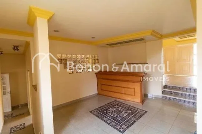Imagem Ãtimo sobrado com 4 quartos sendo 2 suÃ­tes, suÃ­te master com hidromassagem, sala com lareira e pÃ...