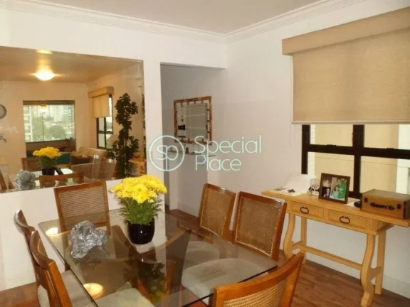 Imagem Reformado! Ótima localização na Vila Romana Apartamento aconchegante com boa planta, varanda envi...