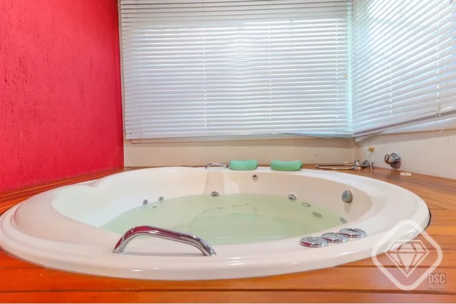 Imagem Casa luxuosa na Tristeza que combina espaço, privacidade e alto padrão.

Com 340 metros quadrados ...