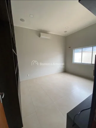 Imagem Casa à venda no Condomínio Athenas - Paulínia/SP

Casa térrea com 03 suítes, sendo a master com...