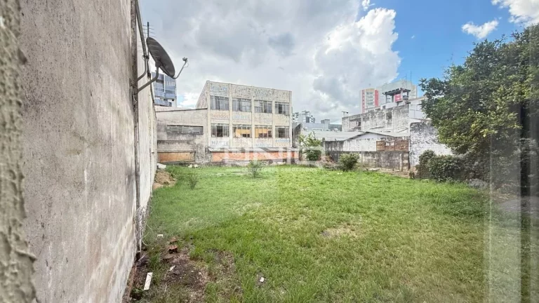 Imagem Sala Comercial com Mezanino na Tocantins - Centro