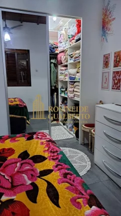Imagem Casa Elegante com 4 Dormitórios a 700 metros da praia de Massaguaçu.