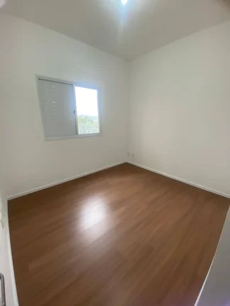 Imagem Apartamento Reformado Terreo 2 Domriotiros e 1 Vga de Garagem