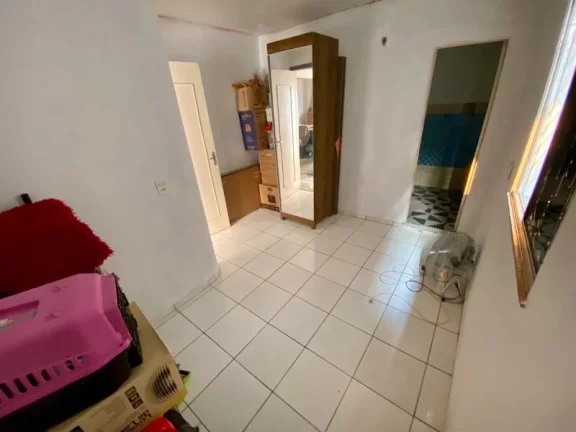 Imagem Casa com 3 suítes , com ótimo preço , disponível para venda em Manaus
