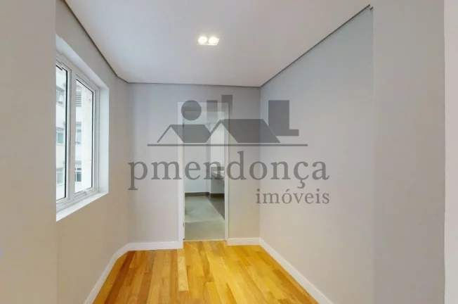 Imagem Apartamento reformado, com 295 m2 3 dormts, 1 suite, 1 vaga ao lado shopping