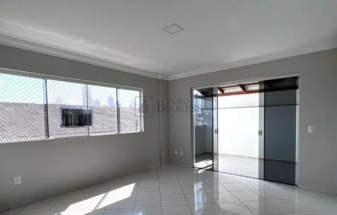 Imagem Apartamento com 3 dormitórios à venda no Centro de Balneário Camboriú/SC