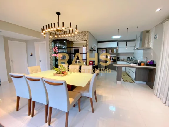 Imagem Lindo sobrado averbado, mobiliado com muito requinte e bom gosto! Em ótima localização, entre o N...