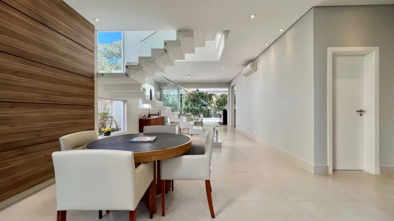Imagem Casa Moderna e decorada à Venda na Riviera - Módulo 28