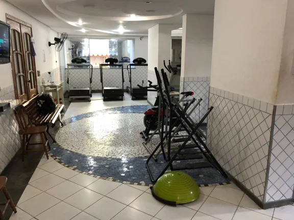 Imagem Ótima localização - Apartamento Andar Alto de 2 dormitórios e 1 vaga de garagem ao Lado da Estação Brás