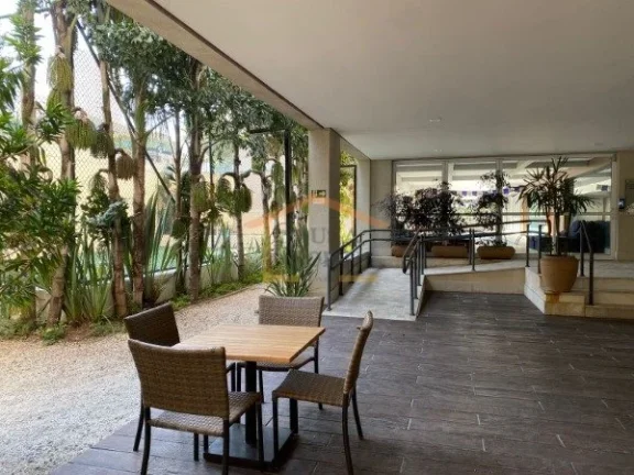Imagem Apartamento de alto padrão, 297m², porteira fechada, 3 dormitórios, sendo 3 suites, 1 com hidroma...