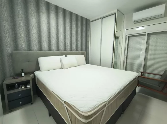 Imagem Apartamento pé na areia à venda em Riviera de São Lourenço - Módulo 8: 3 dormitórios, 2 suítes, 2 vagas, 128m². Varanda gourmet e vista para o mar!