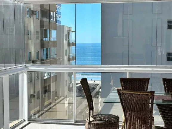 Imagem Apartamento mobiliado com 3 dormitórios sendo 3 suítes e 2 vagas de garagem em Balneário Camboriú/SC