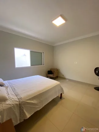 Imagem Linda Casa à Venda no Bairro Limoeiro, Patos de Minas - 3 Dormitórios, Varanda Gourmet e Mais!