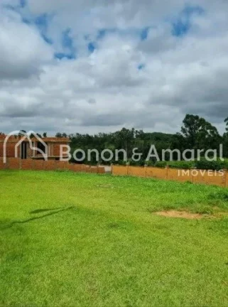 Imagem Em um dos condomínios mais cobiçados da região, este terreno oferece mais de 500m² com leve decl...