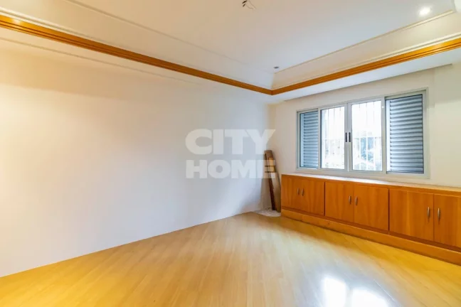 Imagem Apartamento reformado e cheio de charme no miolo do Paraíso. Possui 188m² distribuídos em 03 dorm...