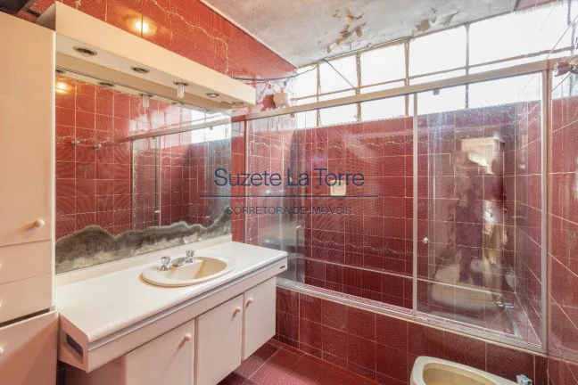 Imagem Apartamento charmoso com pé direito alto, ambientes amplos e muito iluminado. Ótima localização ...