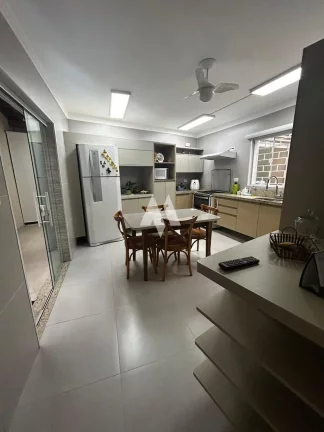 Imagem Casa á venda com 3 dormitórios e 2 suítes - Aparecida em Santos