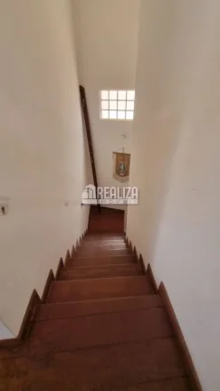 Imagem Casa com 6 Dormitórios no Bairro Fabrício - em Uberaba