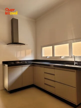 Imagem Casa em Condomínio no Alto do Vale: 3 quartos, 1 suíte, 2 salas, 2 banheiros, 4 vagas de garagem - 156m². Condomínio Pereira Alvim. Quer Imóvel Negócios Imobiliários.