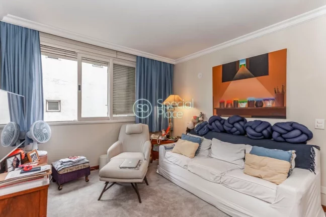 Imagem Linda cobertura triplex em rua super procurada do bairro. São 391m2 com 4 dormitórios ( 1 suíte )...