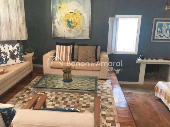 Imagem Sobrado, com linda vista. 5 suítes, sendo uma master com hidro, e varanda em todas elas;
Sala de es...