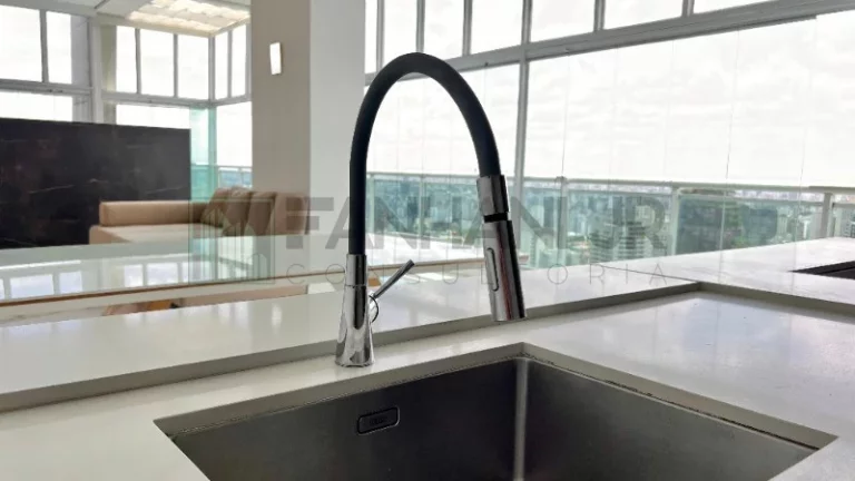 Imagem Apartamento de Luxo à Venda em Cerqueira César - 1 quarto, 1 suíte, 3 salas e 2 vagas de garagem - São Paulo-SP - 120m².