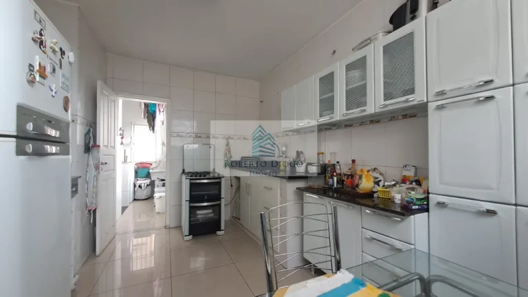 Imagem Casa à venda em Niterói-RJ, bairro Fonseca: 3 quartos, 1 suíte, 1 sala, 2 banheiros, 1 vaga de garagem, 100m² de área.