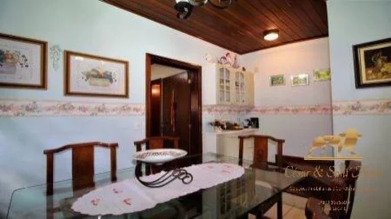 Imagem Casa com 5 dormitórios para alugar, Capivari - Campos do Jordão/SP