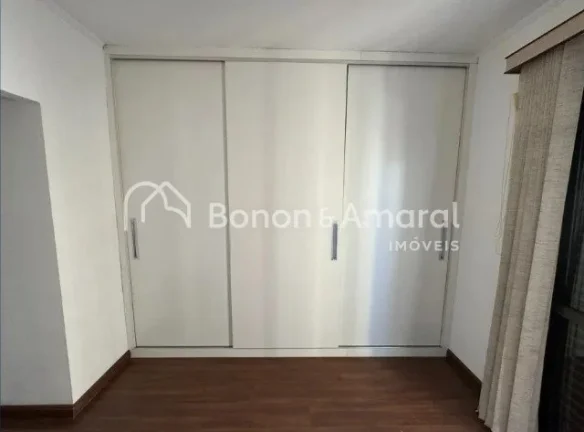 Imagem Localizado em uma das regiões mais desejadas de Campinas, este apartamento oferece praticidade e co...