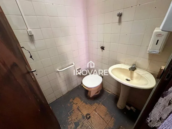 Imagem Casa com 3 dormitórios para alugar, 245 m² por R$ 2.000,00/mês - Setor Central - Itumbiara/GO