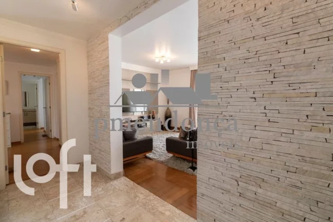 Imagem Apartamento em Perdizes andar alto com 4 quartos ( 3 sui­tes ) e 3 vagas, 158m²