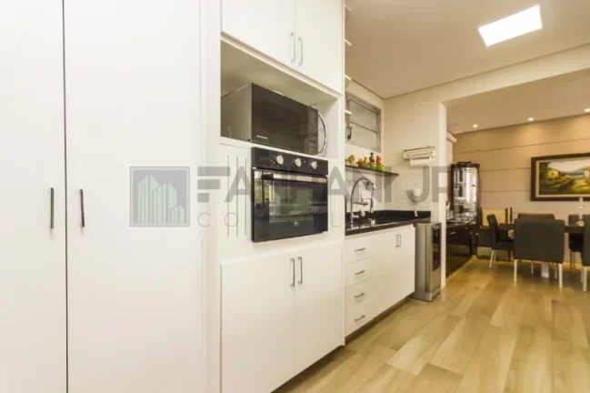 Imagem Apartamento de luxo à venda em São Paulo-SP, Jardim Europa: 3 quartos, 1 suíte, 3 salas, 4 banheiros, 3 vagas, 142m². Venha conferir!