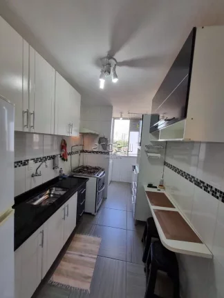 Imagem Apartamento com 63 metros quadrados, com 2 dormitórios, 1 banheiro com box em vidro e gabinete de l...