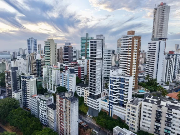Imagem Completo Apartamento no Graça em Salvador Novo
